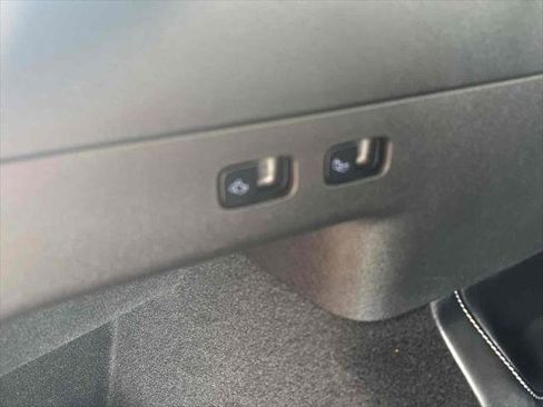 Used 2023 Tesla Model Y Long Range image 27