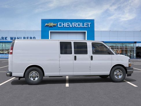 New 2025 Chevrolet Express 3500 Work Van w/ Driver Convenience Package image 29
