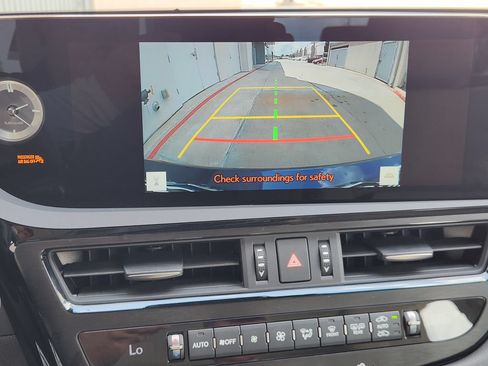 Used 2025 Lexus ES 350 w/ Premium Package FWD image 17
