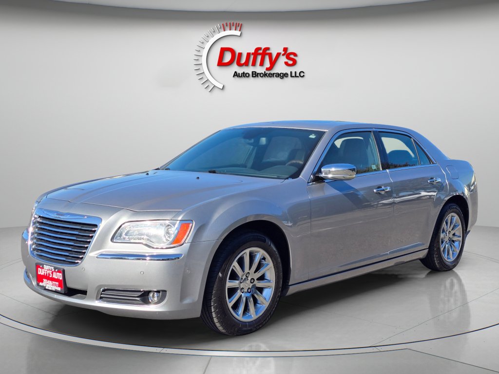 Used 2011 Chrysler 300 C RWD image 15