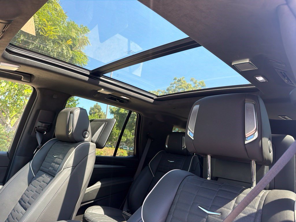 Certified 2025 Cadillac Escalade V AWD/4WD image 12