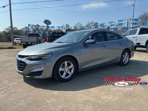 Used 2024 Chevrolet Malibu LT image 3
