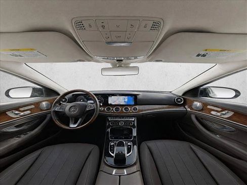 Used 2017 Mercedes-Benz E 300 image 18