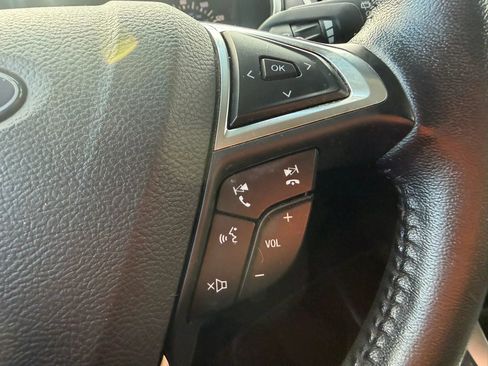 Used 2018 Ford Edge SEL AWD/4WD image 16
