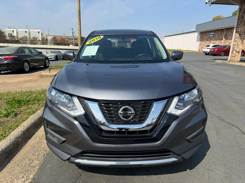 Used 2018 Nissan Rogue S AWD/4WD image 2