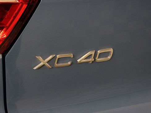 Certified 2023 Volvo XC40 B5 Ultimate image 19