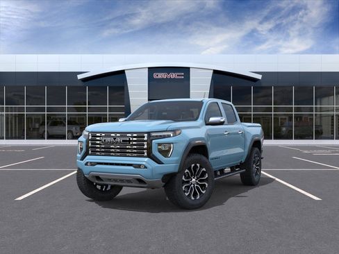 New 2026 GMC Canyon Denali w/ LPO, Black Badging Package AWD/4WD image 9