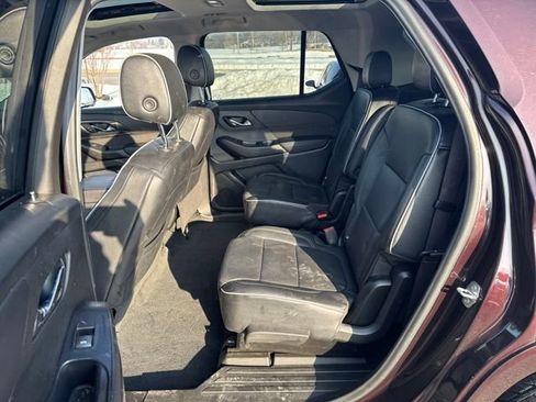 Used 2021 Chevrolet Traverse High Country image 11