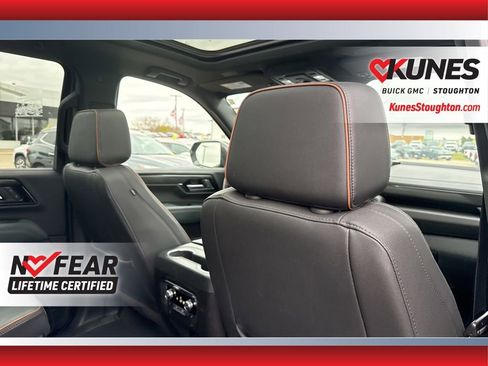 Used 2025 GMC Yukon XL AT4 image 46