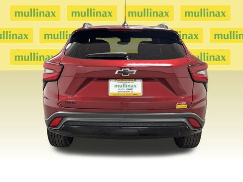 Used 2025 Chevrolet Trax RS w/ Driver Confidence Package image 26