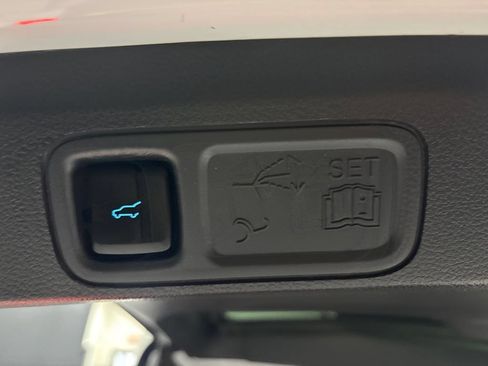 Used 2024 Ford Expedition Limited RWD image 6