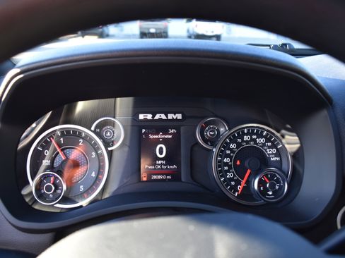 Used 2024 RAM 2500 Tradesman w/ Chrome Appearance Group image 16