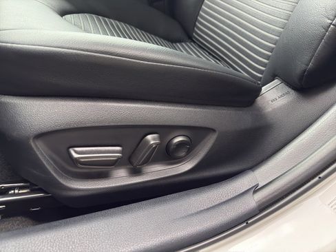 Used 2017 Ford Escape SE w/ Equipment Group 201A image 15