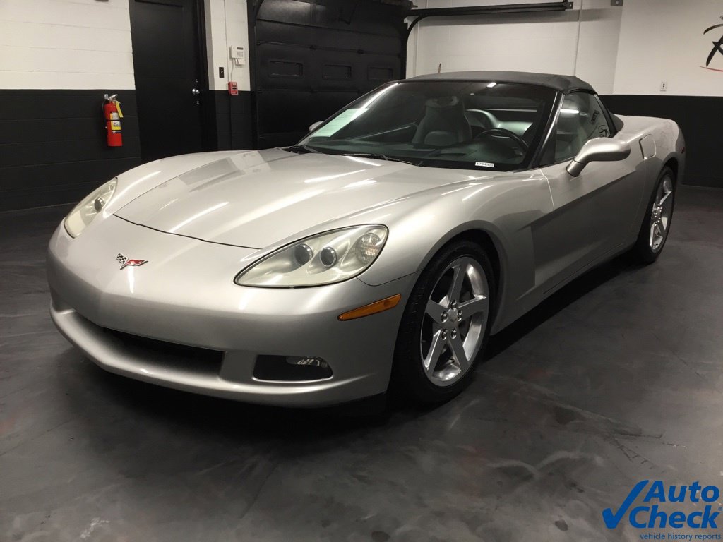 Used 2005 Chevrolet Corvette Convertible w/ Preferred Equipment Group RWD image 16