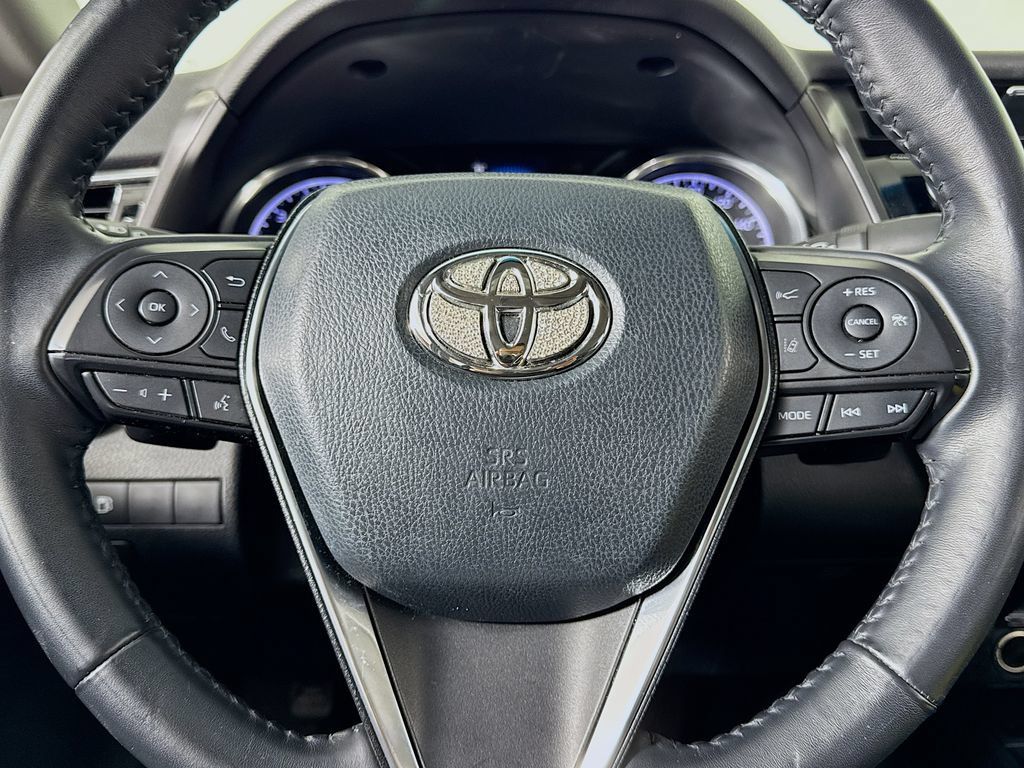 Used 2018 Toyota Camry SE w/ Moonroof Package FWD image 33