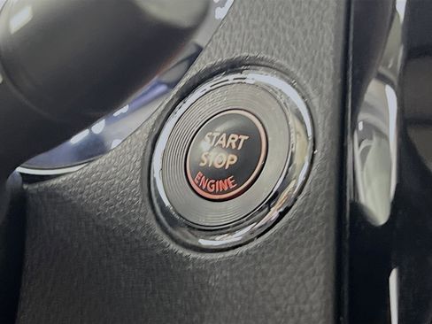 Used 2017 Nissan Rogue Sport SV w/ SV Premium Package image 23