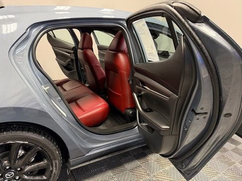 Used 2024 MAZDA MAZDA3 s image 23