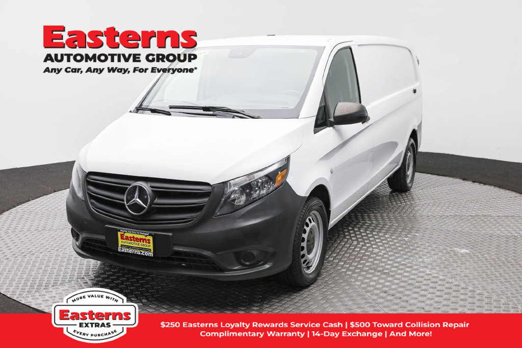 Used 2023 Mercedes-Benz Metris image 1