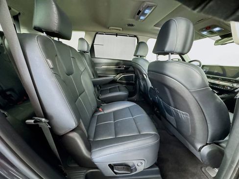 Used 2024 Kia Telluride EX w/ EX Captain's Chair Package image 30