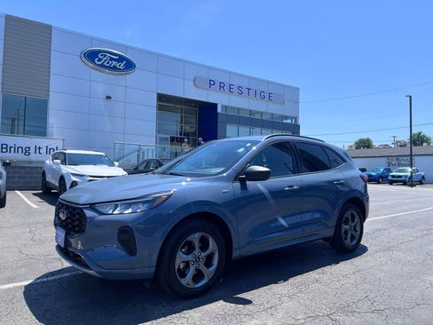 Used 2023 Ford Escape ST-Line w/ Tech Pack #1 AWD/4WD image 4