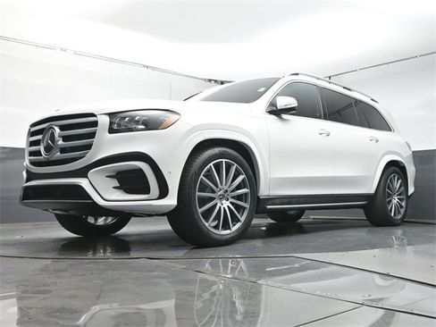 New 2026 Mercedes-Benz GLS 450 4MATIC image 36