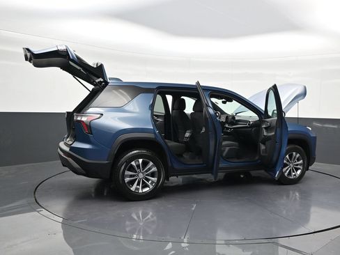 Used 2026 Chevrolet Equinox LT w/ Safety and Technology Package FWD image 40