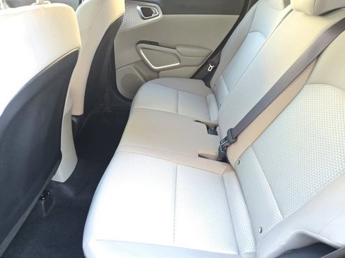 Certified 2025 Kia Soul LX image 30