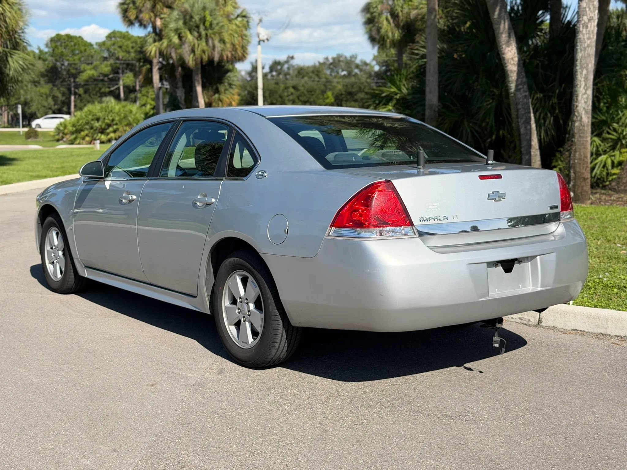 Used 2009 Chevrolet Impala LT FWD image 6