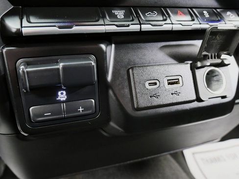 Used 2023 Chevrolet Silverado 2500 LT w/ Convenience Package image 28