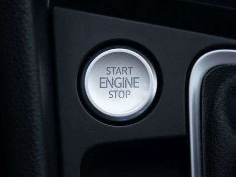 Used 2024 Volkswagen Jetta SE image 9