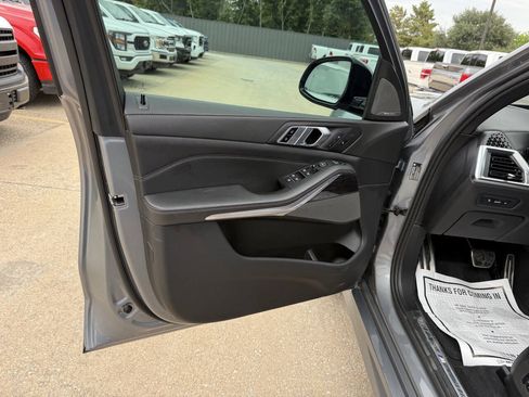Used 2024 BMW X5 sDrive40i w/ M Sport Package RWD image 8