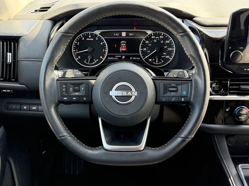 Used 2025 Nissan Pathfinder SL w/ Cargo Package image 21