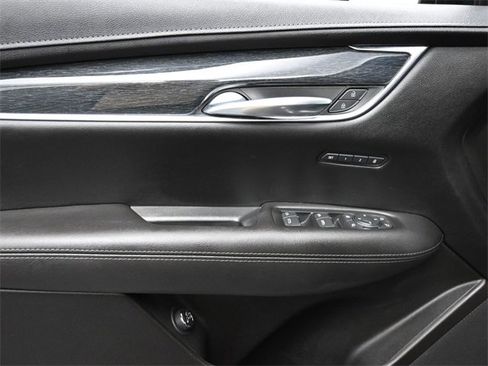 Used 2022 Cadillac XT5 Premium Luxury image 9