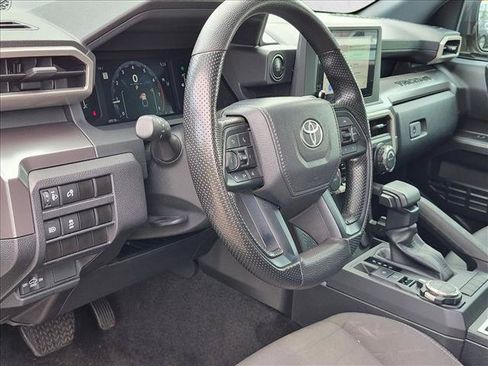 Used 2025 Toyota Tacoma SR5 AWD/4WD image 9