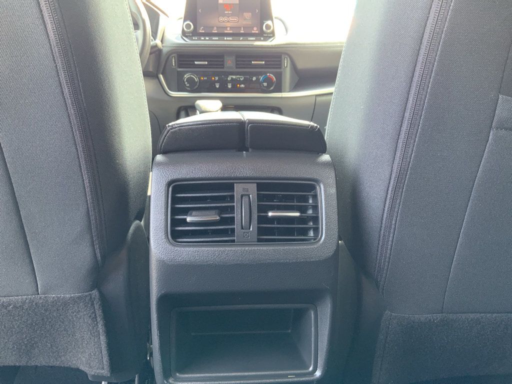 Used 2021 Nissan Rogue S AWD/4WD image 18