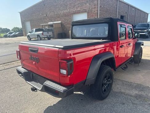Used 2024 Jeep Gladiator Sport AWD/4WD image 3