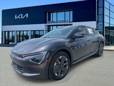 New 2026 Kia EV6 Light RWD image 3