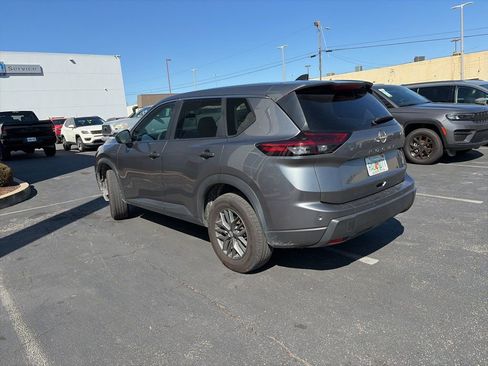 Used 2024 Nissan Rogue S image 5