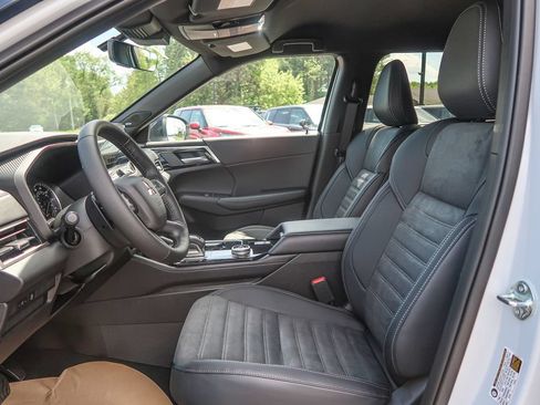 New 2026 Mitsubishi Outlander LE AWD/4WD image 27