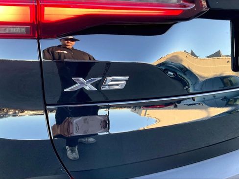 Used 2022 BMW X5 xDrive40i w/ Premium Package image 8