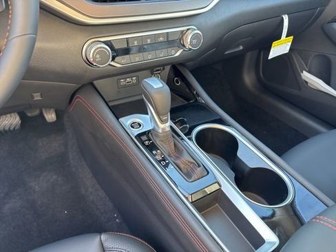 New 2025 Nissan Altima 2.5 SR image 12