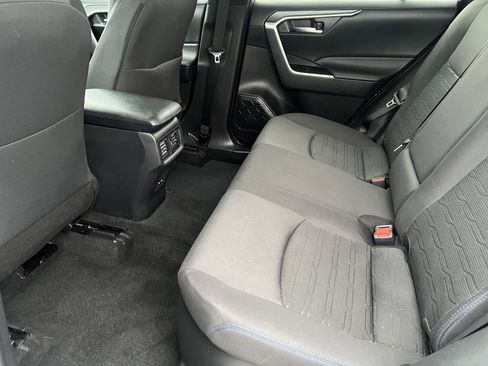 Used 2024 Toyota RAV4 SE image 16