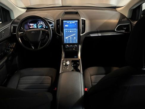Used 2024 Ford Edge SE w/ Black Appearance Package image 10