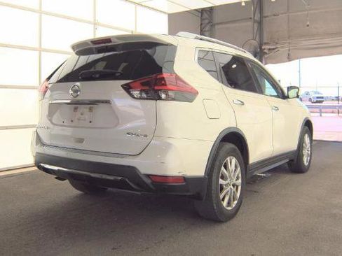 Used 2018 Nissan Rogue SV w/ Premium Package AWD/4WD image 8