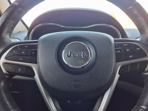 Used 2018 Jeep Grand Cherokee Altitude image 17