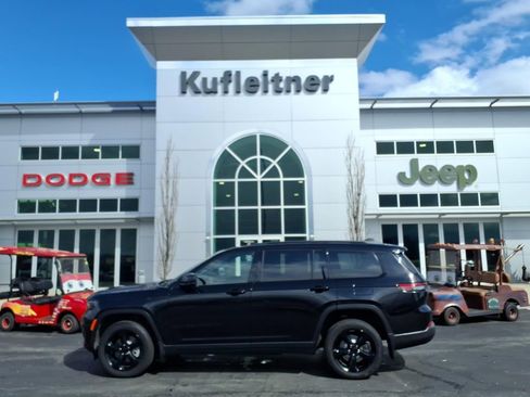 Used 2024 Jeep Grand Cherokee L Altitude AWD/4WD image 1