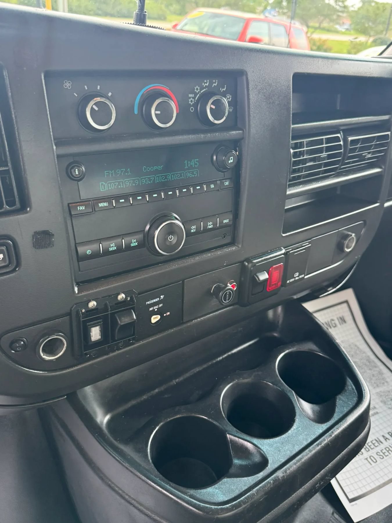 Used 2016 Chevrolet Express 4500 RWD image 13