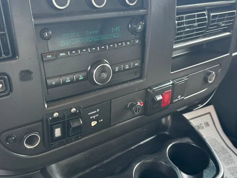 Used 2016 Chevrolet Express 4500 RWD image 13