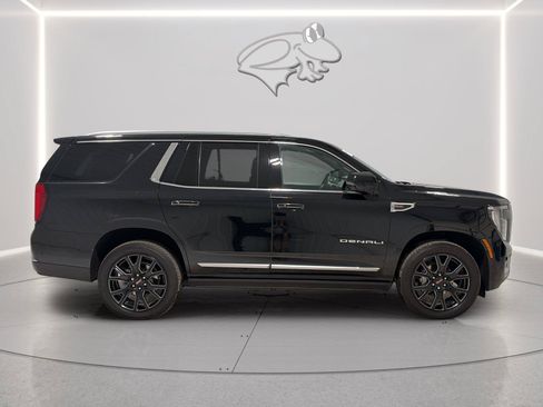 Used 2026 GMC Yukon Denali w/ Sun & Power Step Package AWD/4WD image 6