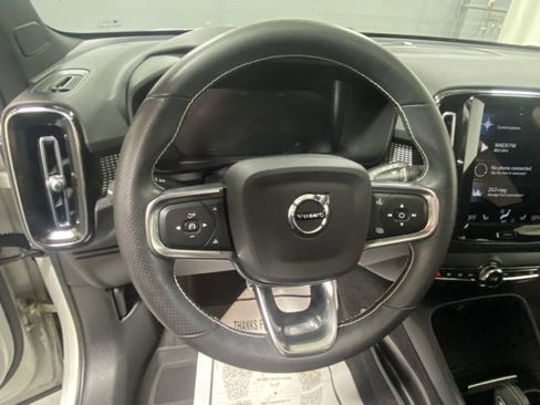 Used 2021 Volvo XC40 T5 R-Design w/ Climate Package image 15